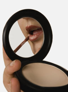 Blot your lips
