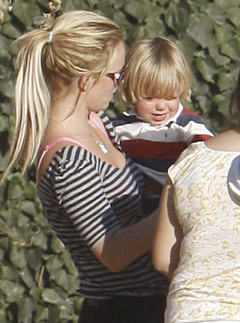 Marie Claire Celebrity News: Britney Spears