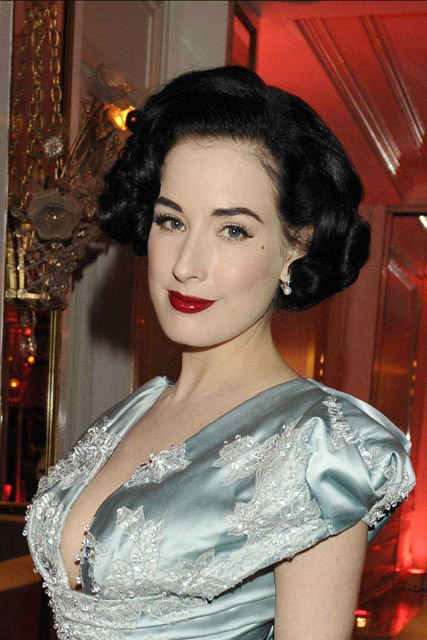 Dita-Von-Teese-The Fashion Dinner Aids benefit, Celebrity Photos, Paris, Couture