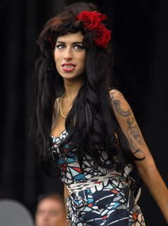 amy winehouse's dad gives her clothes to fans amy winehouse all my loving mp3 download