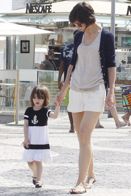 Tom Cruise, Katie Holmes and Suri Photos, Celebrity News, Marie Claire