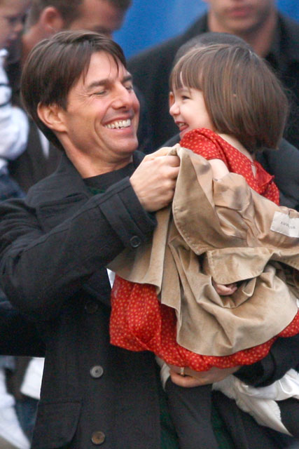 Tom Cruise-27 Nov 2008-Celebrity Photos