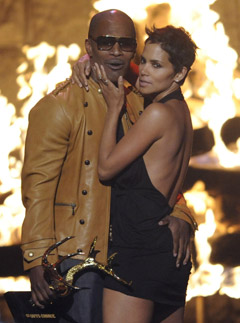 Halle Berry & Jamie Foxx - Celebrity News - Marie Claire