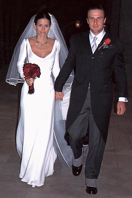 Courteney Cox and actor David Arquette - Celebrity Weddings - Marie Claire 