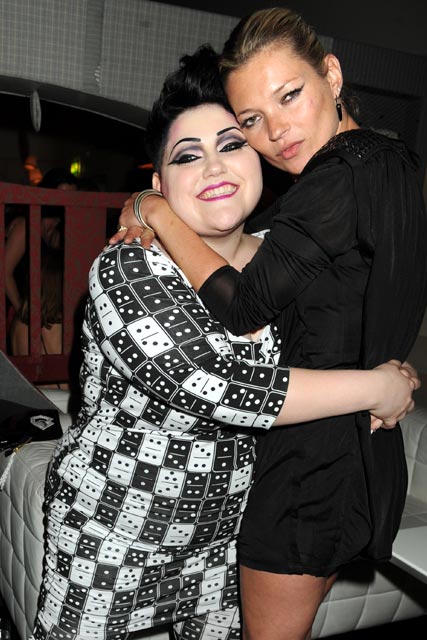 Kate-Moss-and-Beth-Ditto-Celebrity Photos-2 July 2009
