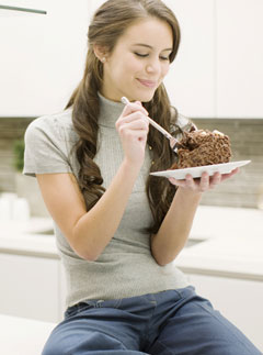 Eating cake - Health News - Marie Claire