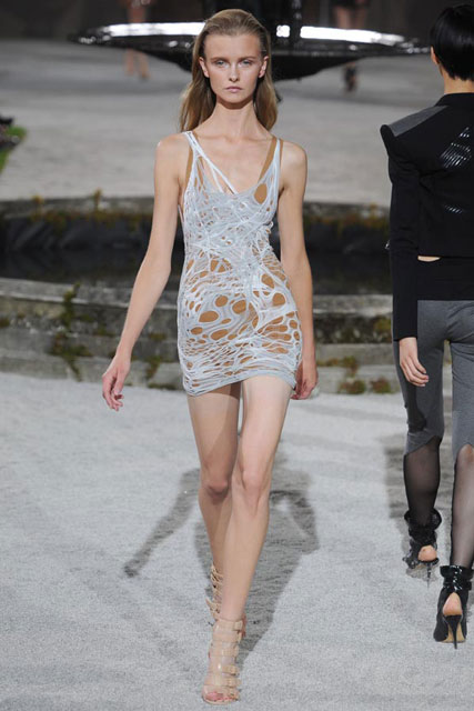 Julien Macdonald S/S 2010 - London Fashion Week - Marie Claire
