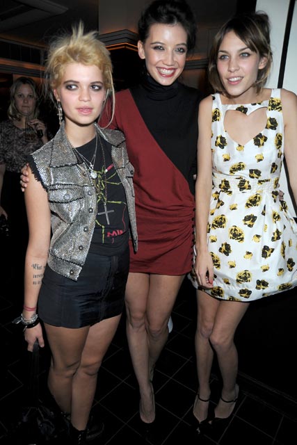 Pixie Geldof-Daisy Lowe-and-Alexa Chung-London Fashion Week-Celebrity Photos-22 September 2009