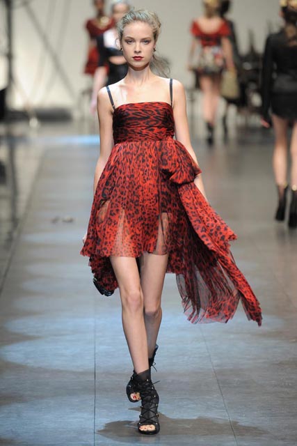 Dolce & Gabbana Spring/Summer 2010 - Milan Fashion Week - Marie Claire