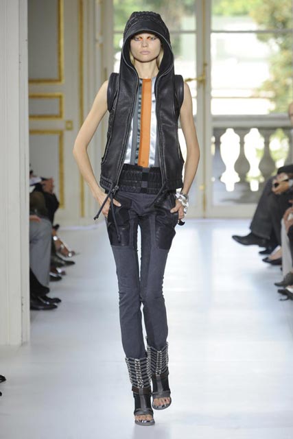 Balenciaga Spring/Summer 2010 - Paris Fashion Week - Marie Claire