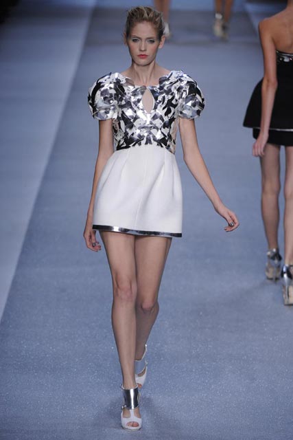 Karl Lagerfeld Spring/Summer 2010 - Paris Fashion Week - Marie Claire