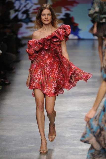 Stella McCartney Spring/Summer 2010 - Paris Fashion Week - Marie Claire