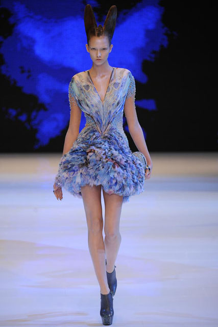 Alexander McQueen Spring/Summer 2010 - Paris Fashion Week - Marie Claire