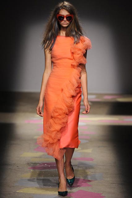 Giles Deacon Spring/Summer 2010 - Paris Fashion Week - Marie Claire