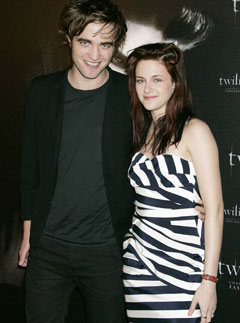 Kristen Stewart and Robert Pattinson - Celebrity News - Marie Claire
