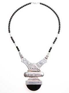 jump for timbuktu, Sterling Silver and Black Agate Necklace "Houmeyni"