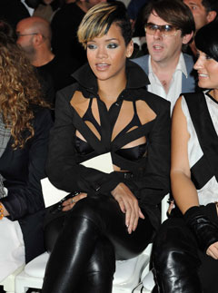 Rihanna front row during fashion week - Marie Claire