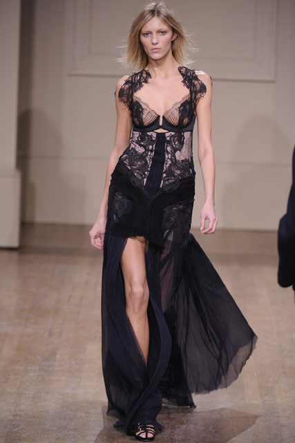 Julien Macdonald A/W 2010 - London Fashion Week - Marie Claire 