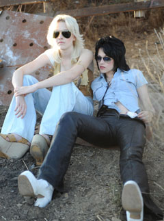 Dakota Fanning Kristen Stewart The Runaways - Watch Cherry Bomb official music video - Marie Claire