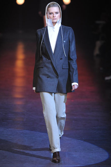 Hussein Chalayan Autumn/Winter 2010, Paris Fashion Week