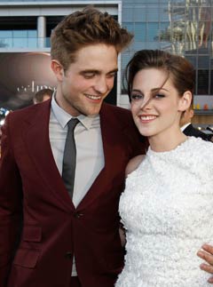 Robert Pattinson & Kristen Stewart - LATEST! Eclipse producer confirms R-Patz and K-Stew relationship - Robert Pattinson and Kristen Stewart - Twilight - Eclipse - Eclipse Premiere - Eclipse Premiere Pics - Robert and Kristen latest - Celebrity News - Mar