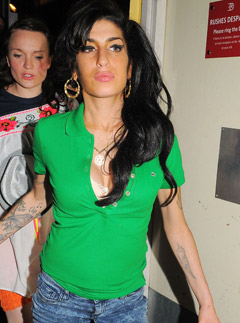 Amy Winehouse - Amy Winehouse and Mischa Barton?s in Camden confrontation - Amy Winehouse - Mischa Barton - Hawley Arms - Celebrity News - Marie Claire