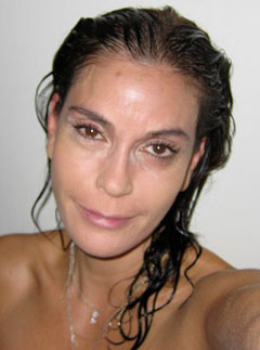 Teri Hatcher - PICS! Terri Hatcher's botox-free snaps - Facebook - Twitter - Twitter pictures - Celebrity Twitter pictures - Desperate Housewives - Celebrity News - Marie Claire