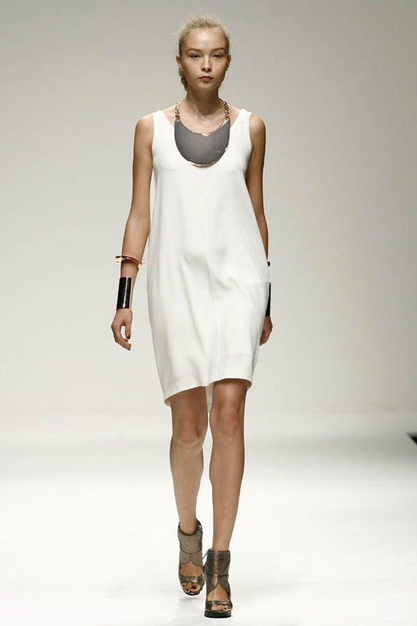 Amanda Wakeley Spring/Summer 2011 London Fashion Week