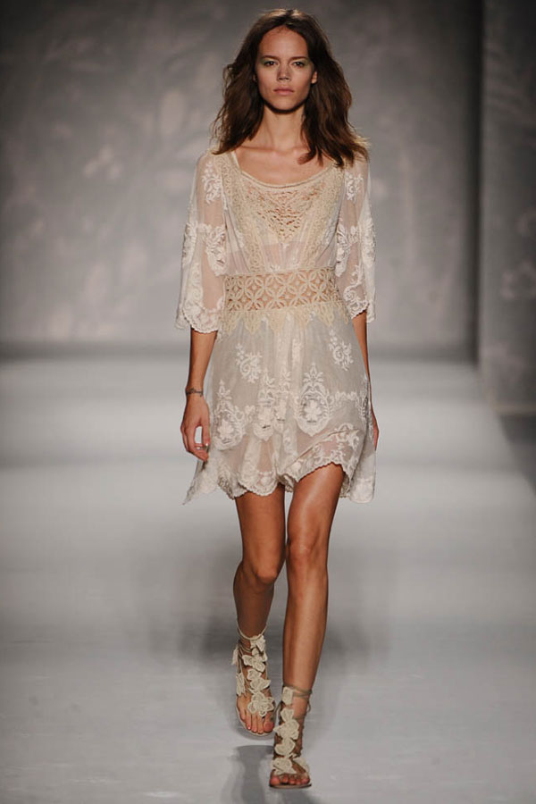 Alberta Ferretti Spring/Summer 2011 Milan Fashion Week