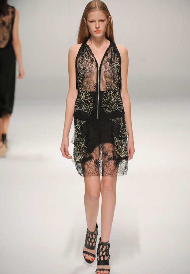 Sharon Wauchob Spring/Summer 2011 Paris Fashion Week