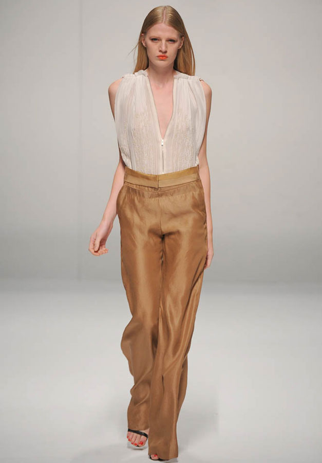 Sharon Wauchob Spring/Summer 2011 Paris Fashion Week