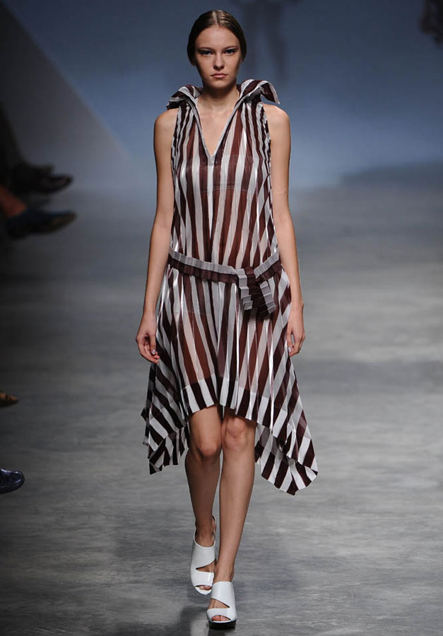 Issey Miyake Spring/Summer 2011 Paris Fashion Week