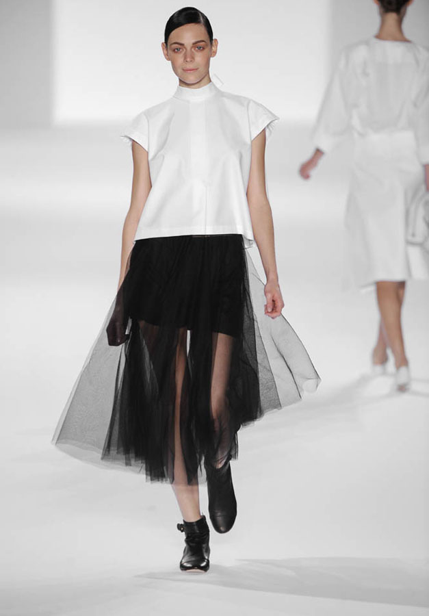 Chloe Spring/Summer 2011 Paris Fashion Week