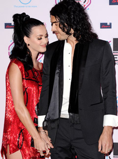 Russell Brand Katy Perry - PICS! Katy Perry and Russell Brand show off sparkling wedding rings - Russell Brand Katy Perry Wedding - Celebrity News - Marie Claire