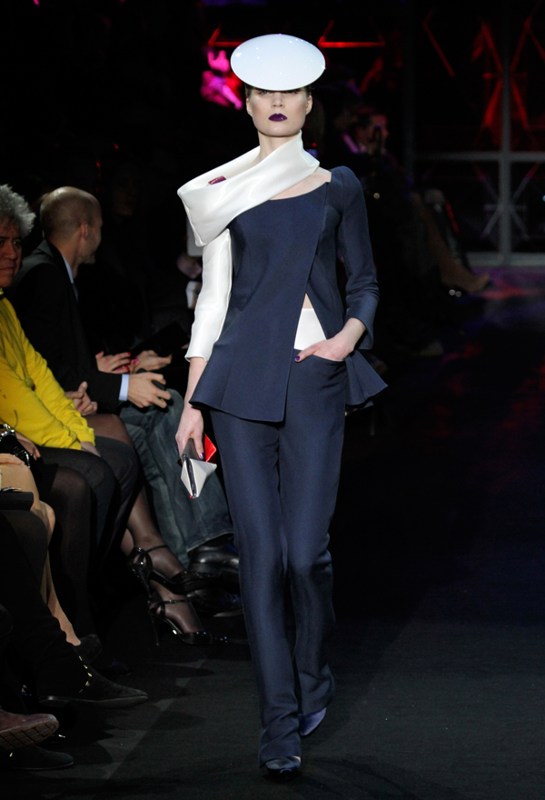 Georgio Armani Couture Spring/Summer 2011