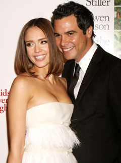 Jessica Alba and Cash Warren - Jessica Alba Pregnant! - Pregnant - Celebrity News - Marie Claire - Marie Claire UK