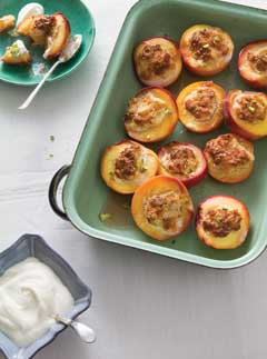 Baked amaretti meringue peaches Baked amaretti meringue peaches