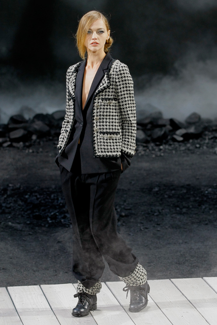 Chanel autumn/winter 2011 - Paris Fashion Week