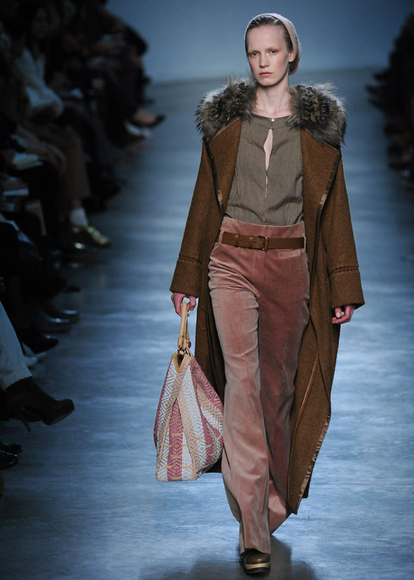 Vanessa Bruno Autumn Winter 2011 Catwalk Photos Paris Fashion Week