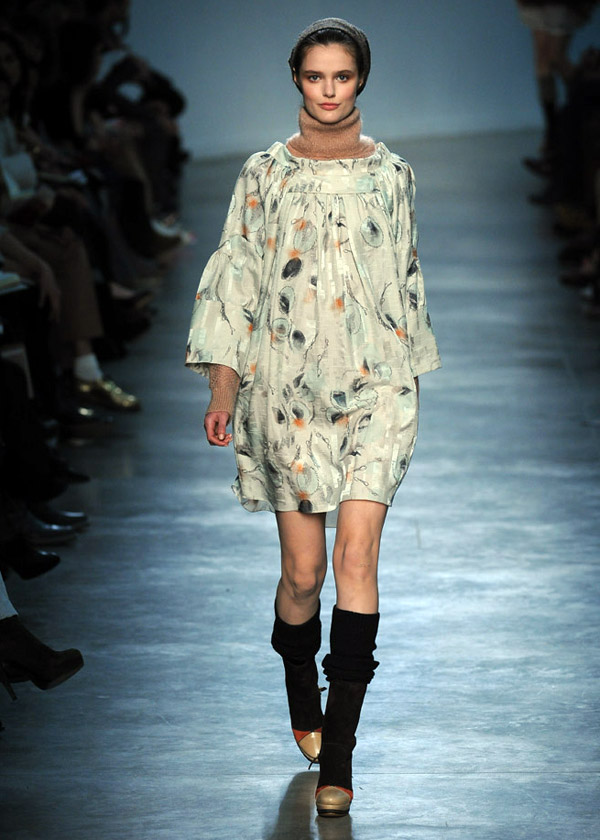 Vanessa Bruno Autumn Winter 2011 Catwalk Photos Paris Fashion Week