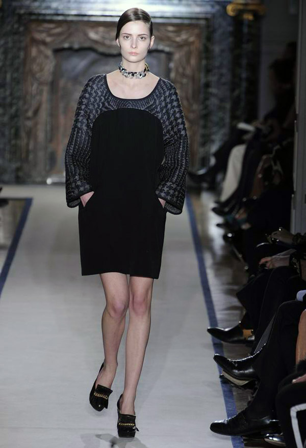 Yves Saint Laurent Autumn Winter 2011 Catwalk Photos