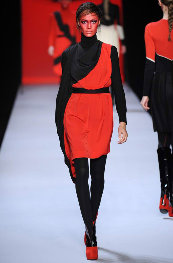 Viktor & Rolf Autumn Winter 2011 Catwalk Photos
