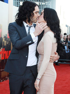 Russell Brand Katy Perry - Russell Brand and Katy Perry dazzle at Arthur Premiere - Arthur premiere - Russell Brand - Katy Perry - Marie Claire - Marie Claire UK