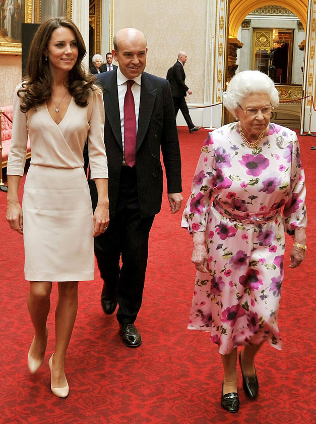 The-Duchess-of-Cambridge-and-the-Queen-1.jpg