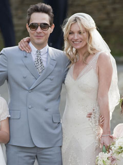 kate moss - wedding - jamie hince - manolo blahnik - footwear - shoes