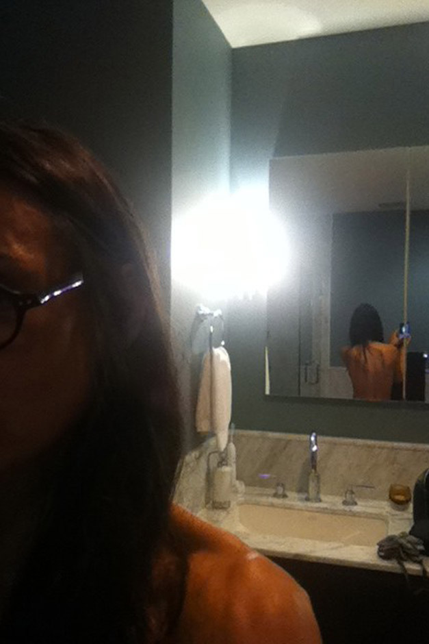 Demi Moore - Demi Moore Tweets nude self-portrait - Demi Moore Twitter - Celebrity Twitpics - Marie Claire - Marie Claire UK