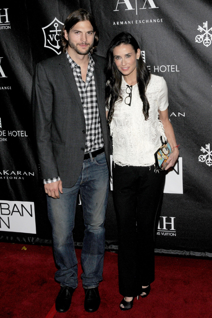 Demi Moore and Ashton Kutcher, Demi Moore, Ashton Kutcher, Demi Moore and Ashton Kutcher divorce, Demi Moore and Ashton Kutcher split, Demi Moore and Ashton Kutcher break-up, Demi Moore and Ashton Kutcher relationship,