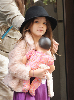 Most influential celebrity children garticle, Suri Cruise, Tom Cruise, Katie Holmes, Harper Beckham, David Beckham, Victoria Beckham, Siloh Jolie-Pitt, Zarah Jolie Pitt, Brad Pitt, Angelina Jolie, Jennifer Lopez, Max Lopez Anthony, Emme Lopez Anthony, Marc Anthony, Cruz Beckham, Brooklyn Beckham, Romeo Beckham, Mason Disick, Kourtney Kardashian, Kim Kardashian, Scott Disick, Honor Marie Warren, Cash Warren, Jessica Alba, Honor Warren, Vivienne Jolie-Pitt, Violet Anne Affleck, Jayden Federline, Celebrity children, most influential celebrity children