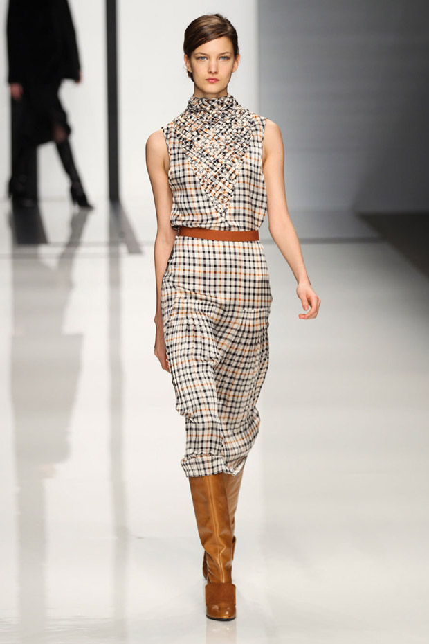 Daks Autumn Winter 2012 Catwalk Show