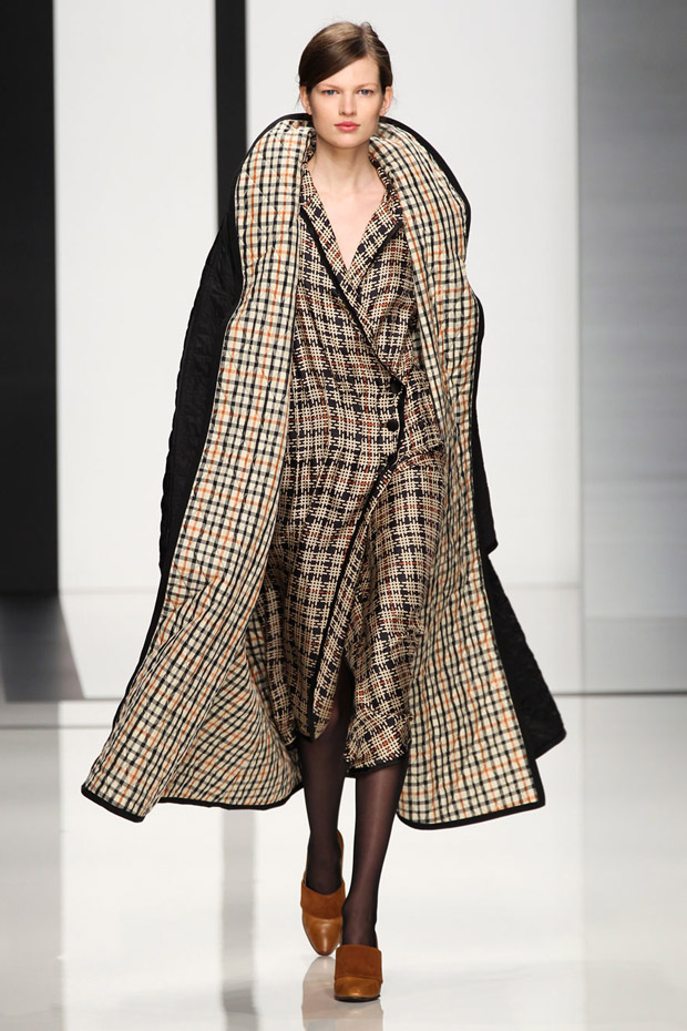 Daks Autumn Winter 2012 Catwalk Show